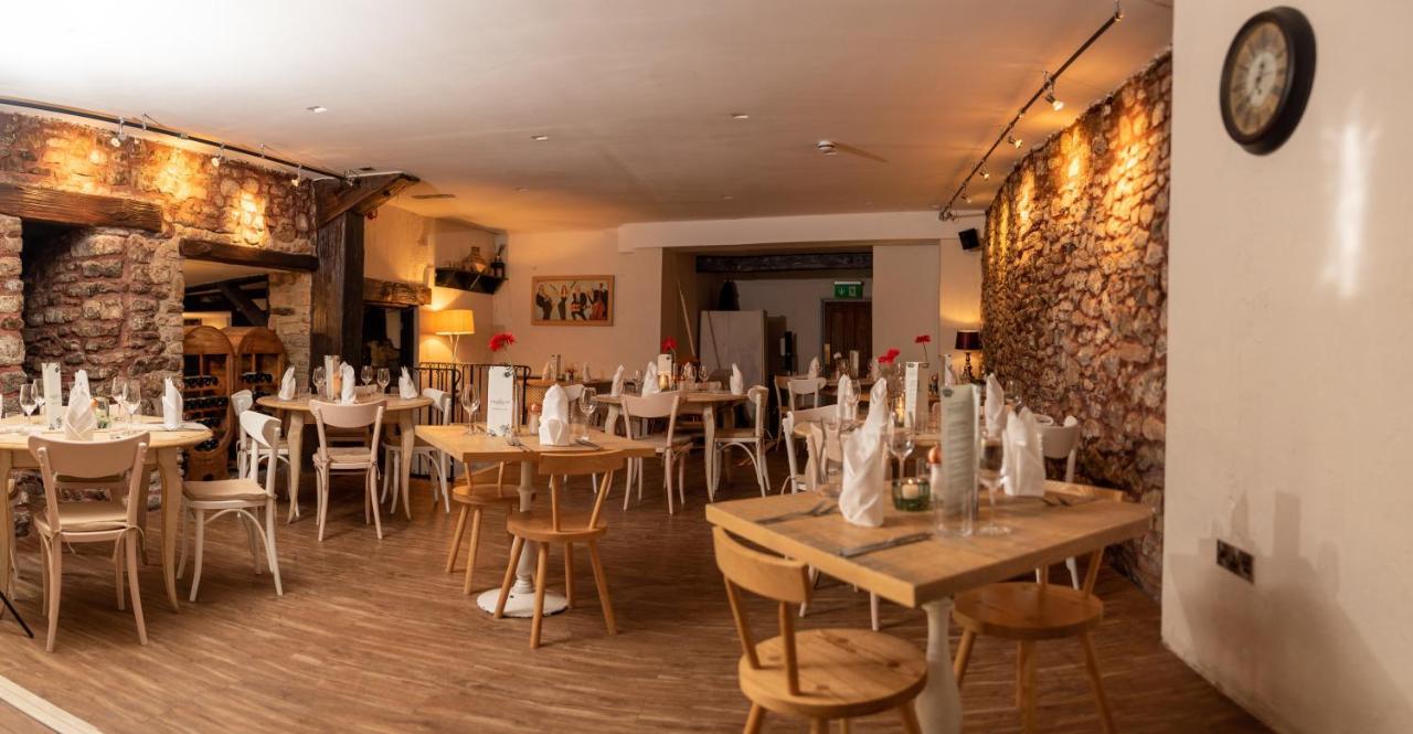 The Oak House Hotel Axbridge ภายนอก รูปภาพ Restaurant in the hotel