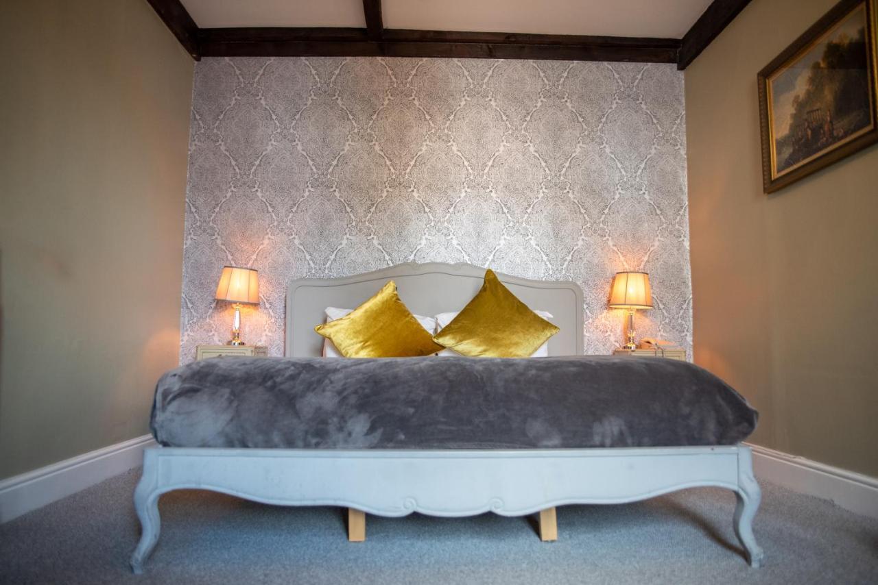 The Oak House Hotel Axbridge ภายนอก รูปภาพ A bedroom at the hotel