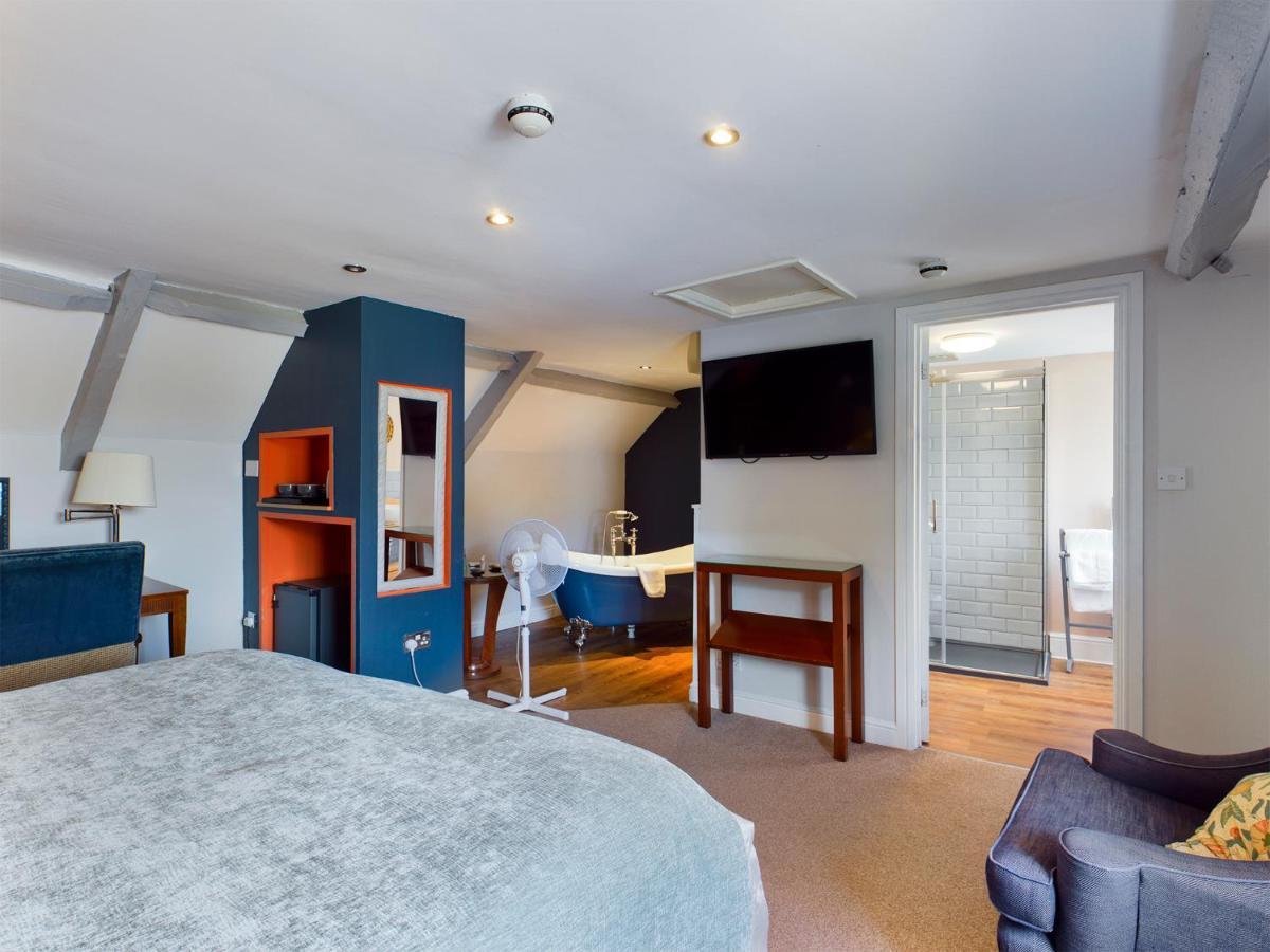 The Oak House Hotel Axbridge ภายนอก รูปภาพ A suite at the hotel