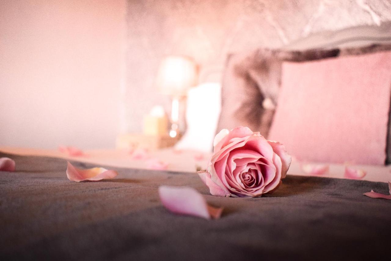 The Oak House Hotel Axbridge ภายนอก รูปภาพ A rose